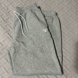 Women’s Reebok Gray Sweatpants Medium